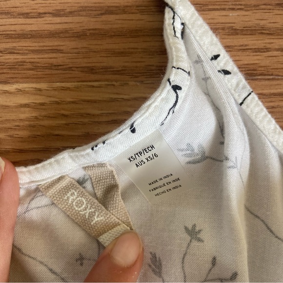 Roxy mini dress in size XS - Picture 3 of 4